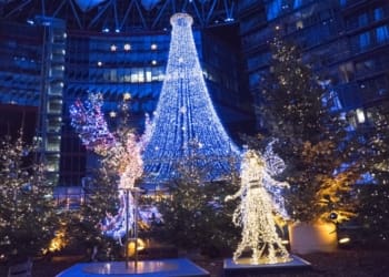 Vánoční Berlín zahřeje, nasytí i zabaví