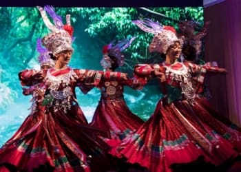 Partnerství provincie Guizhou a Mariánských Lázní bylo zpečetěno podpisy i tradičními tanci