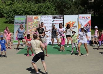 Happening v Mirakulu odstartoval 11. ročník Hejbejte se a zpívejte s Hankou Kynychovou