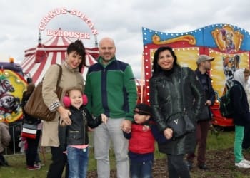 Denisa Pfauserová, Aleš Háma či Vendula Křížová laškovali s krokodýlem v cirkusu Sultan Berousek na pražském Hagiboru