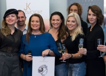 Charitativní kalendář Česká krása 2018 pokřtily Lejla Abbasová, Eva Perkausová, Jolana Voldánová a další známé krásky