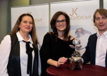Klára Doležalová a Ivana Jirešová si prohlédly České vejce z dílny JK Jitka Kudláčková
