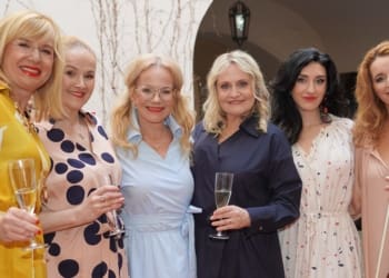 Kristýna Frejová, Jitka Asterová, Regina Řandová a další slavné dámy předvedly během módní přehlídky modely značky Moment