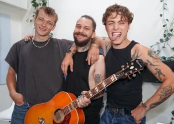 Tom Sean a Simon Opp představili společný klip k singlu Runnin’ In Deep