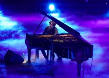 Klavírní virtuos Peter Bence si získal české publikum hity Bohemian Rhapsody, Donˈt Stop Me Now i autorskými skladbami