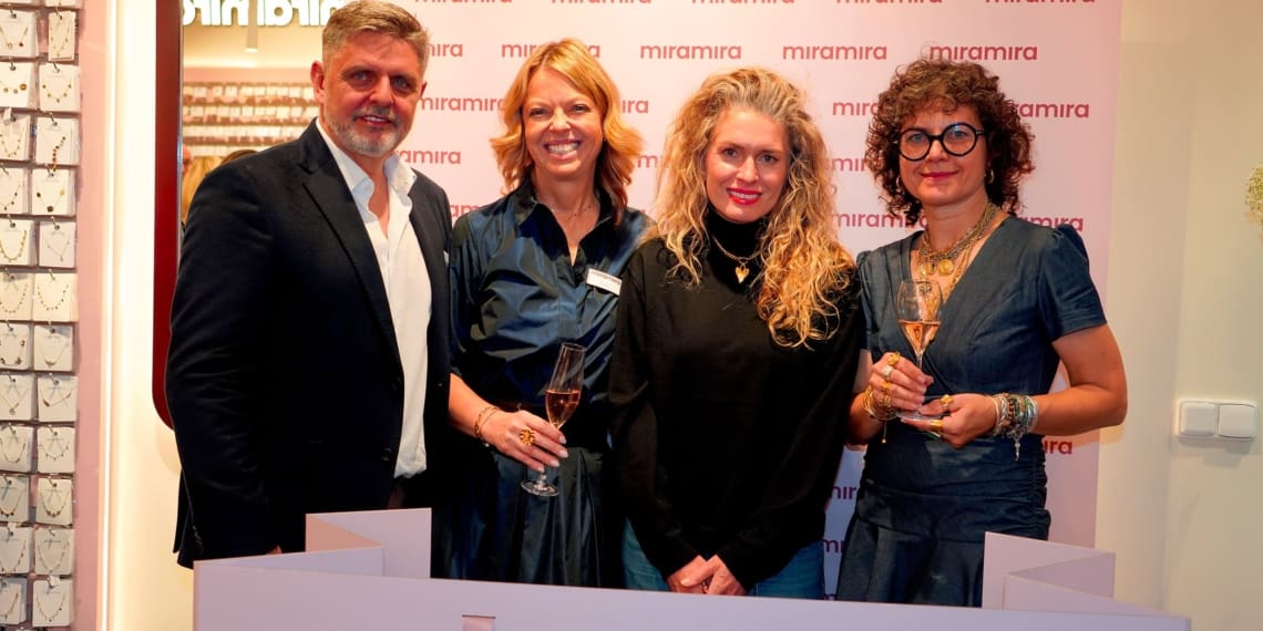 Slavnostní otevření první pobočky MIRAMIRA u nás navštívily Olga Menzelová, Julie Hojdyszová, Natálie Debnárová a další slavné dámy