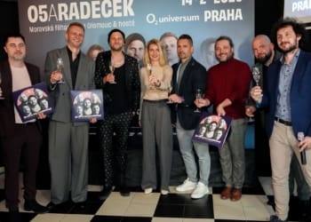Kapela O5 a Radeček pokřtila nové EP a převzala platinovou desku