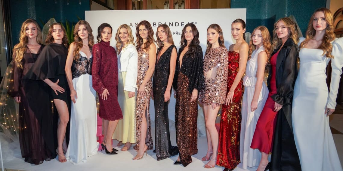 Opravdové Vánoce s Annou Brandejs nadělily setkání s přáteli, módní přehlídku i hudební vystoupení